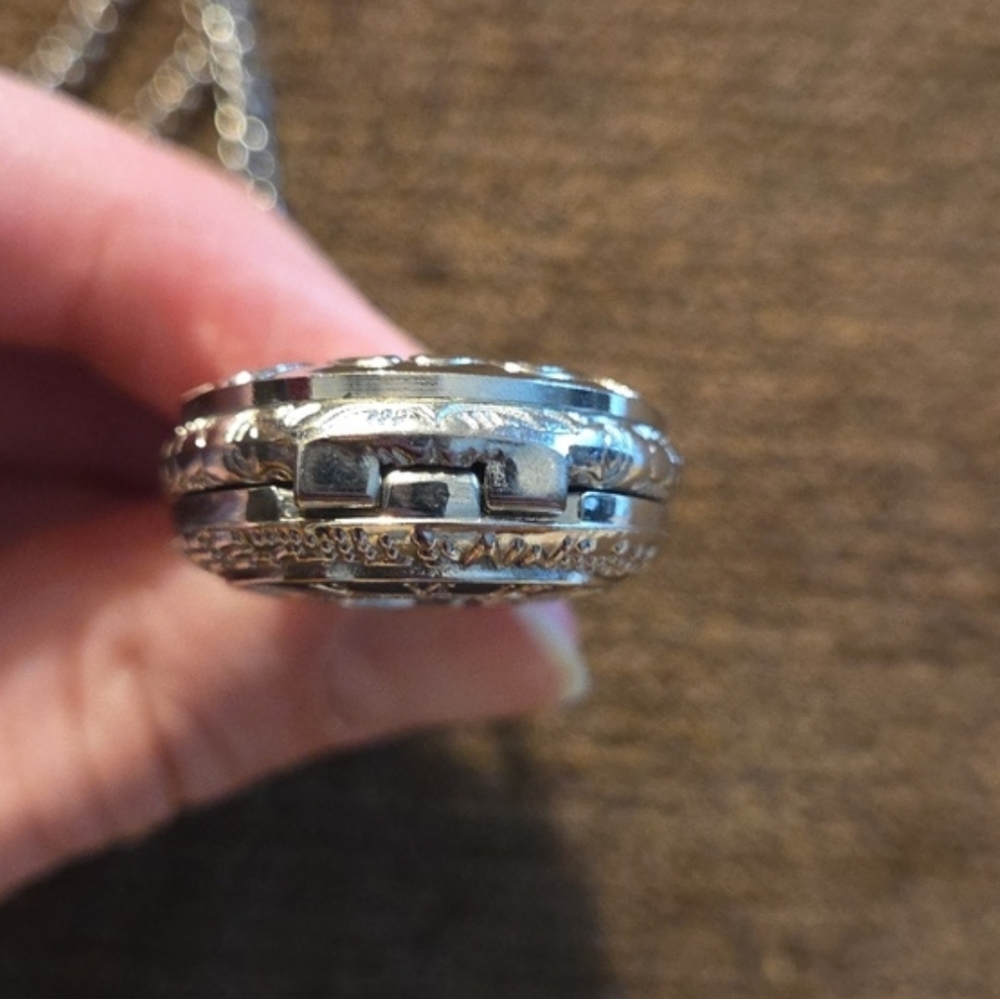 Clock Necklace - Picture 5 of 5